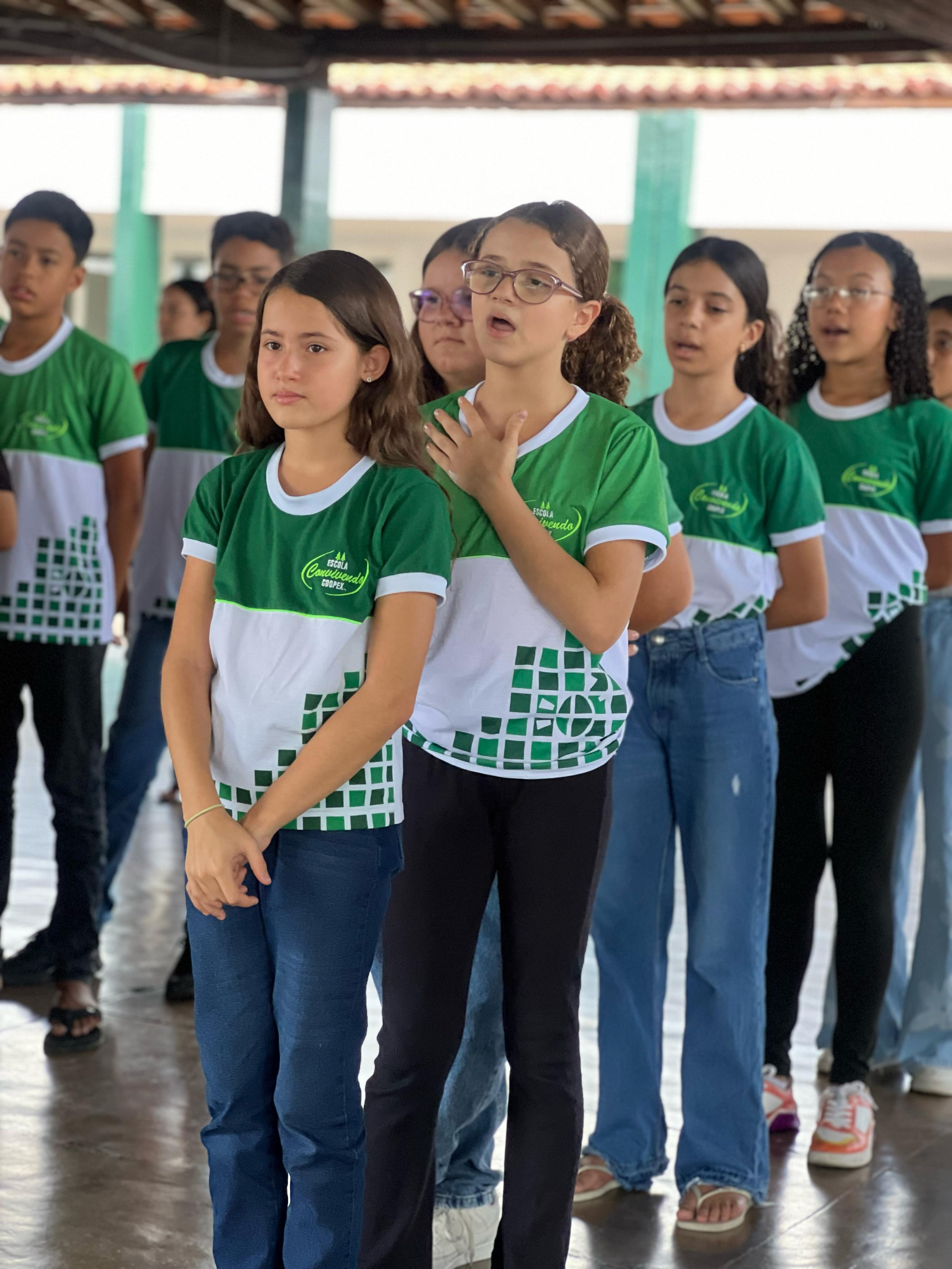 aniversário da escola convivendo 1